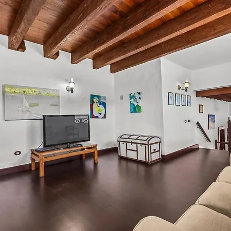 Вилла Villa Haria Lux By Escapehome Ариа